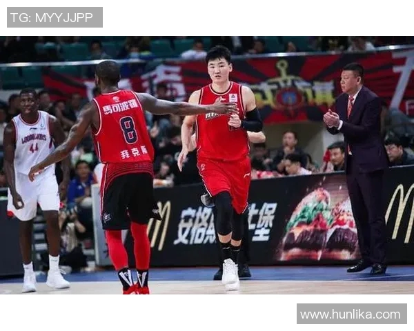 深圳羽毛球队在选拔赛中以60分稳居积分榜首位展现强劲实力